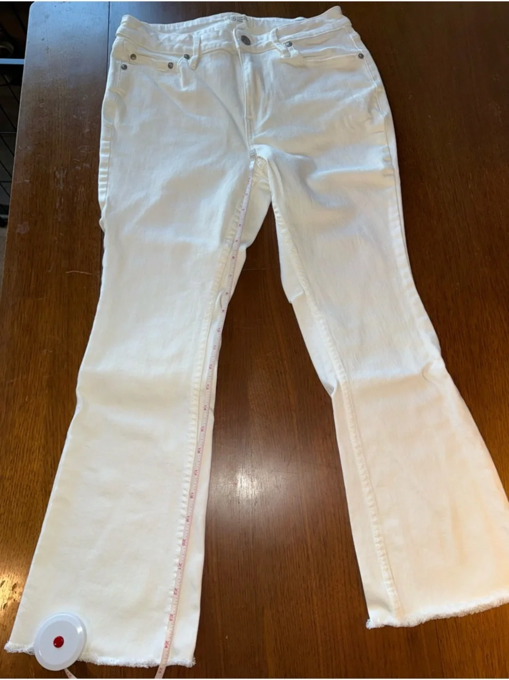 Candace Cameron Bure White Jeans - Picture 3 of 14